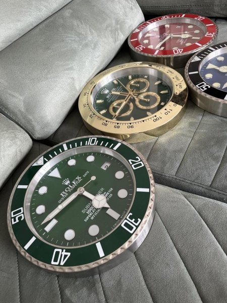 Tirane, shes SHITEN ORA MURI ROLEX DHE AUDEMARS PIGUET