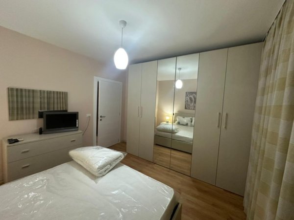 Tirane, jepet me qera apartament 2+1+Ballkon Kati 2, 81 m² 670 € (Rruga Studenti)