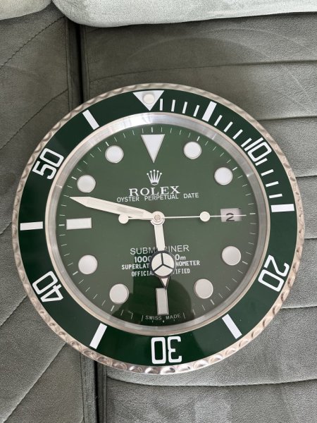 Tirane, shes SHITEN ORA MURI ROLEX DHE AUDEMARS PIGUET