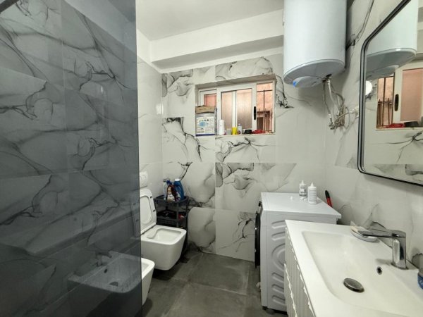 Tirane, shitet apartament 2+1 , 90 m² 150.000 € (prane universitetit europian)