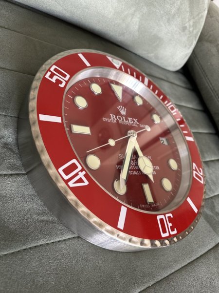 Tirane, shes SHITEN ORA MURI ROLEX DHE AUDEMARS PIGUET