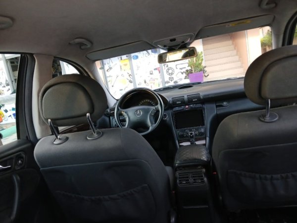 Tirane, shitet makine w203 Benzin+Gaz, gri e erret automatik Klima 218.000 km 3.900 €