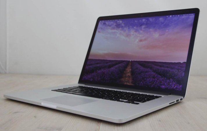 Tirane, shes Laptop Apple