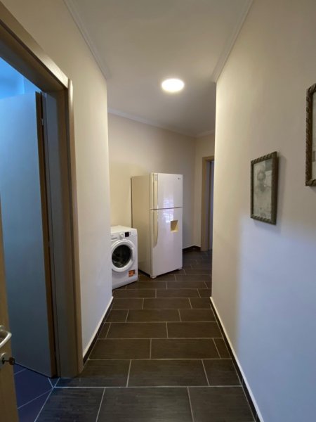 Tirane, jepet me qera apartament 2+1 , 110 m² 500 € 