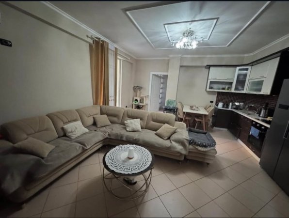 Tirane, jepet me qera 2+1 , 700 € (Kodra e Diellit, Rruga Bill Klinton)