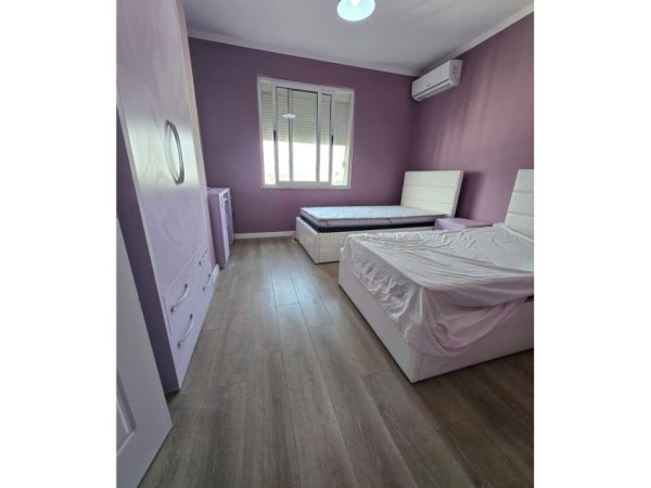 Tirane, jepet me qera apartament 2+1 Kati 5, 104 m² 700 € (Komuna e Parisit)