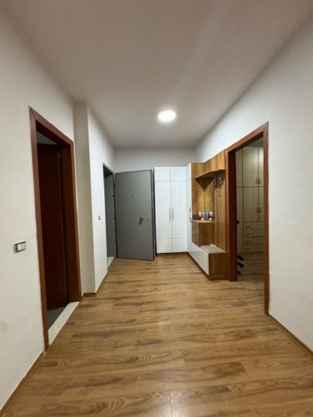 Shqiperi, jepet me qera apartament 2+1+Ballkon Kati 3, 120 m² 600 € (eco market)