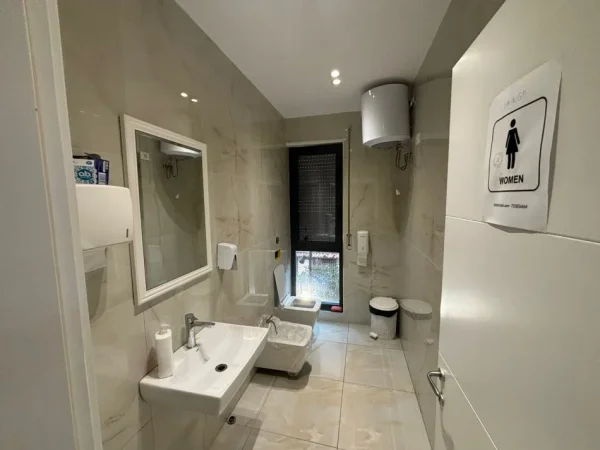 Tirane, jepet me qera , 317 m² 4.000 € 