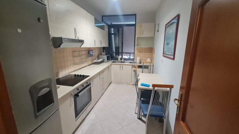 Tirane, jepet me qera apartament 2+1 Kati 4, 90 m² 800 € (Perballe Parlamentit)