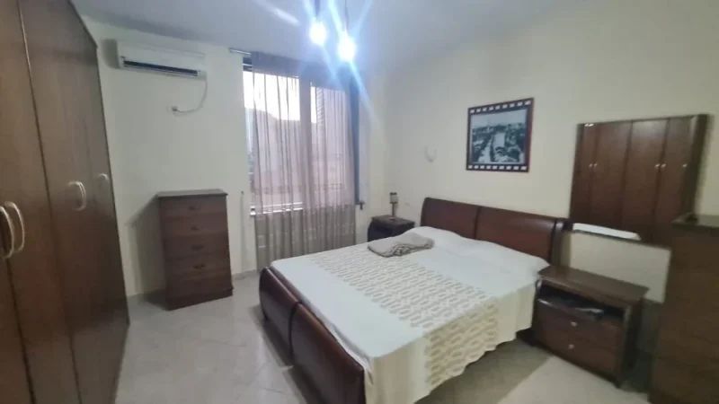 Tirane, jepet me qera apartament 2+1 Kati 4, 90 m² 800 € (Perballe Parlamentit)