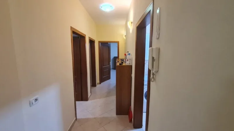 Tirane, jepet me qera apartament 2+1 Kati 4, 90 m² 800 € (Perballe Parlamentit)