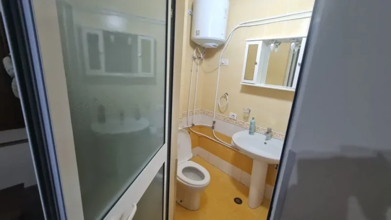 Tirane, jepet me qera apartament 2+1 Kati 4, 90 m² 800 € (Perballe Parlamentit)