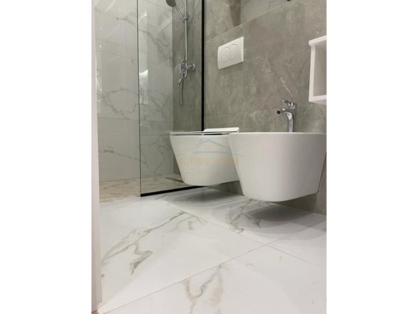 Tirane, jepet me qera apartament 1+1+Aneks+Ballkon Kati 3, 71 m² 900 € (RRUGA E KOSOVAREVE)