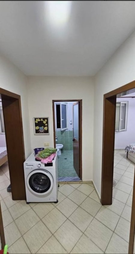 Jepet Apartament 2+1 me Qera tek ish Uzina Dinamo,  550 €URO
