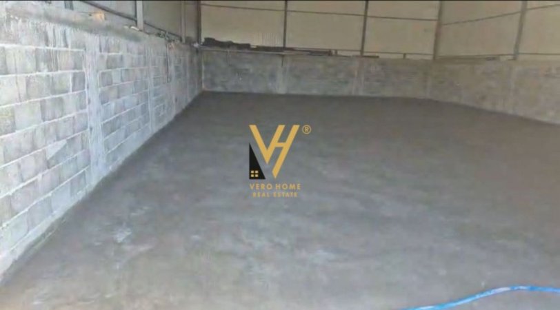 Tirane, jepet me qera magazine Kati 0, 415 m² 1.200 € (VAQARR)