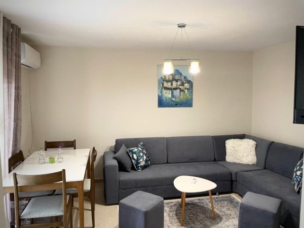 Tirane, jepet me qera apartament 3+1+Ballkon Kati 5, 100 m² 710 € (Rruga Fortuzi)