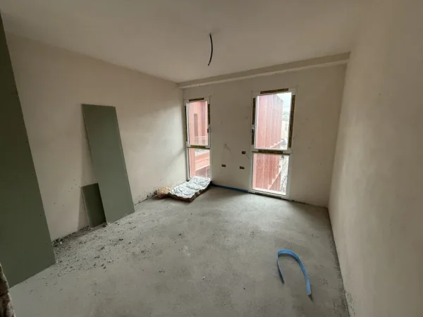 Tirane, shes apartament 2+1+Aneks+Ballkon Kati 5, 101 m² (Pran Sheshit Willson)