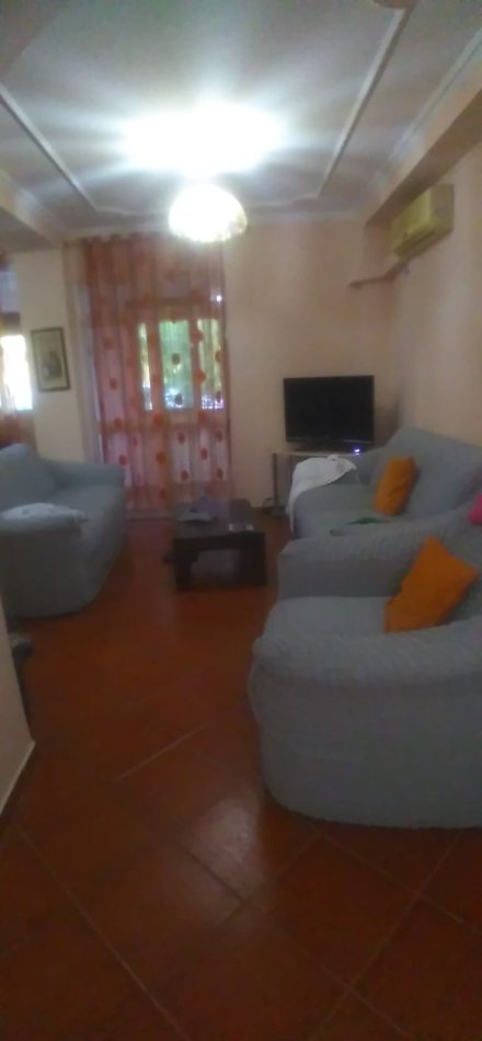 Tirane, jepet me qera apartament 2+1 Kati 1, 700 € 