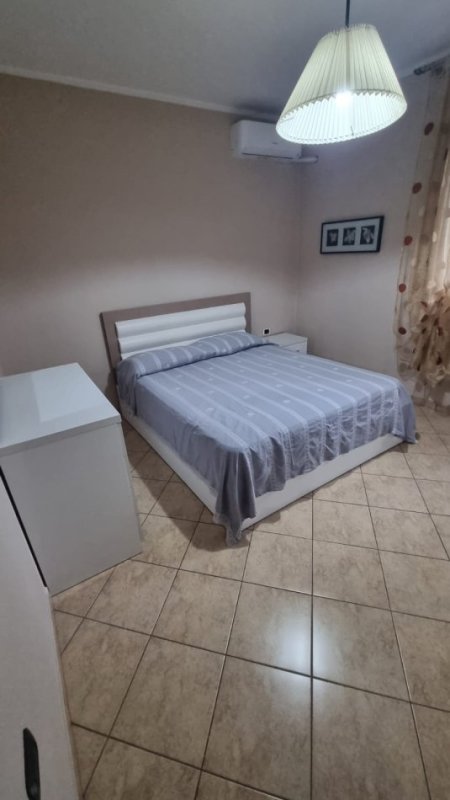 Jepet me Qira Apartament 2+1 tek Rruga e Dibrës,   500 €uro