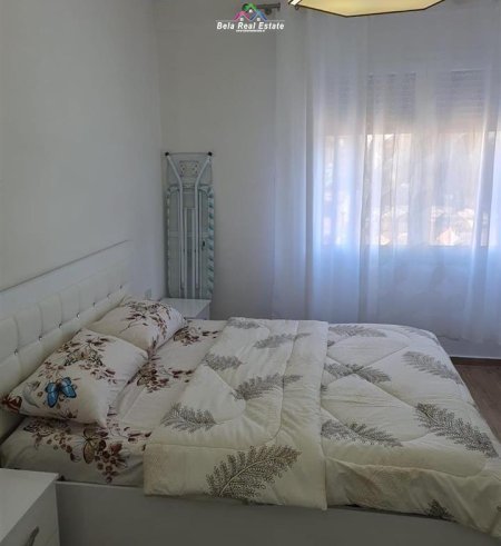 Tirane, jepet me qera apartament 1+1 Kati 4, 78 m² 500 € (Rruga Egnatia)