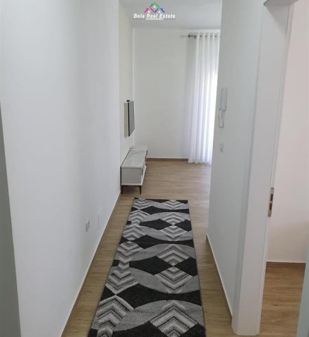Tirane, jepet me qera apartament 1+1 Kati 4, 78 m² 500 € (Rruga Egnatia)