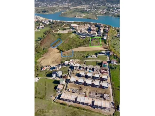 Tirane, shitet toke , 1.000 m² 155.000 € (Liqeni Farkes)