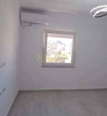 Tirane, jepet me qera apartament 3+1 Kati 5, 74 m² 750 € (Rruga e Kavajes)