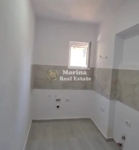 Tirane, jepet me qera apartament 3+1 Kati 5, 74 m² 750 € (Rruga e Kavajes)