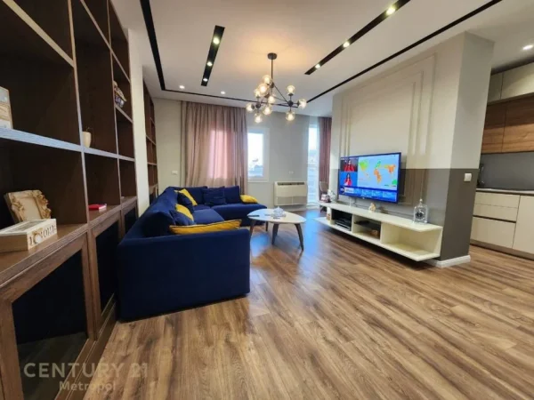 Tirane, jepet me qera apartament 3+1+Aneks+Ballkon Kati 11, 114 m² 1.600 € (Rr. Barrikadave)