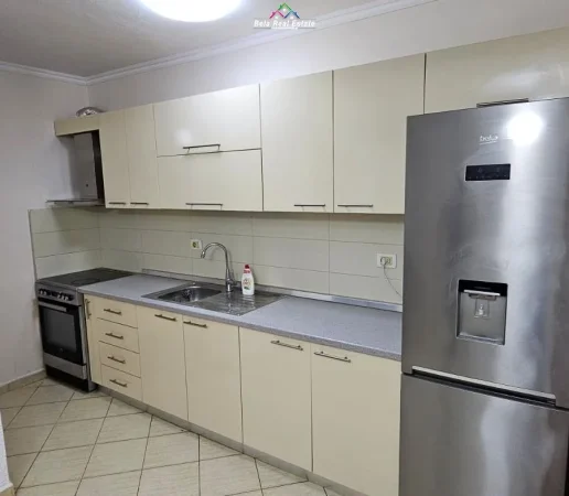 Tirane, jepet me qera apartament 2+1 Kati 4, 67 m² 550 € (Rruga Ferit Xhajko)