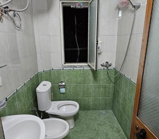 Tirane, jepet me qera apartament 2+1 Kati 4, 67 m² 550 € (Rruga Ferit Xhajko)