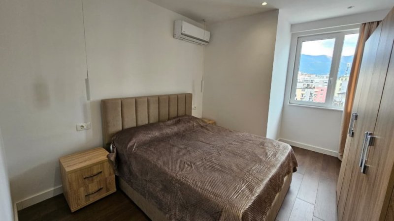 Tirane, jepet me qera apartament 2+1+Ballkon Kati 7, 110 m² 1.000 € (Rruga Mine Peza)