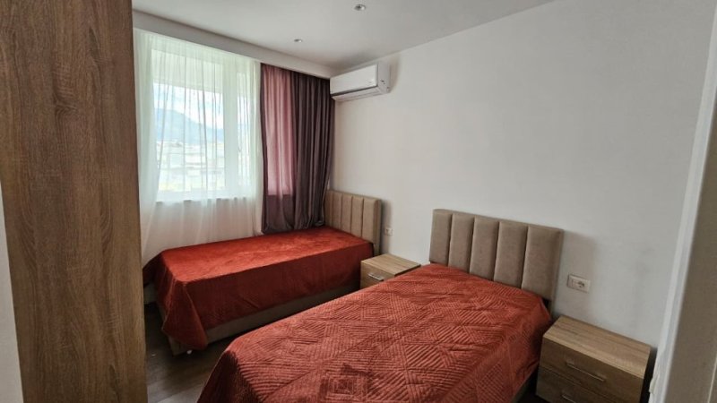 Tirane, jepet me qera apartament 2+1+Ballkon Kati 7, 110 m² 1.000 € (Rruga Mine Peza)