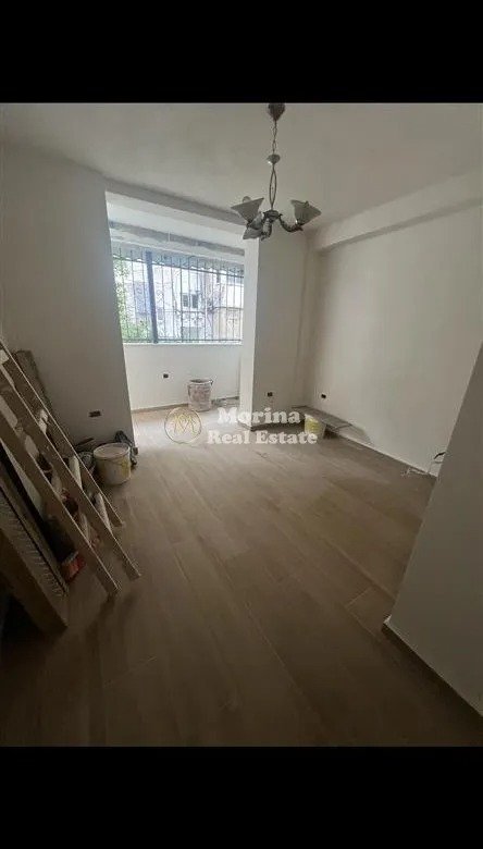 Tirane, jepet me qera ambjent biznesi Kati 0, 50 m² 600 € (Bllok)