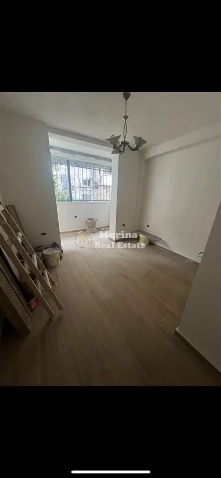 Tirane, jepet me qera ambjent biznesi Kati 0, 50 m² 600 € (Bllok)