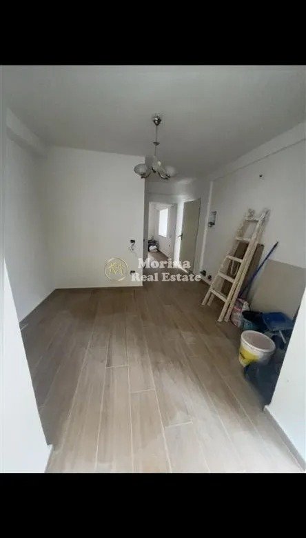 Tirane, jepet me qera ambjent biznesi Kati 0, 50 m² 600 € (Bllok)