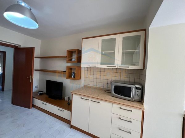 Tirane, jap me qera apartament 2+1+Aneks+Ballkon Kati 3, 114 m² 650 € (SHKOLLA E BALETIT)