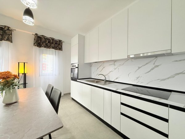 Tirane, jepet me qera apartament 2+1 Kati 7, 95 m² 600 € (ASTIR (Oasis))