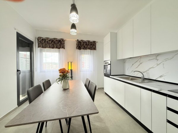 Tirane, jepet me qera apartament 2+1 Kati 7, 95 m² 600 € (ASTIR (Oasis))