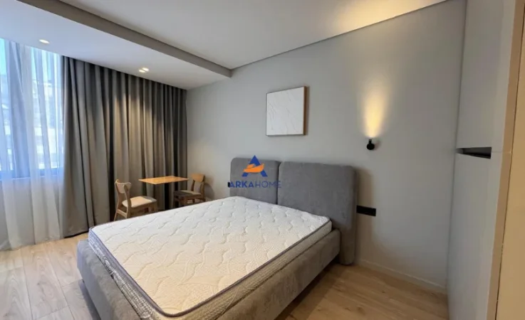 Tirane, jepet me qera garsonier 3+1 Kati 3, 128 m² 1.973 € (qender)