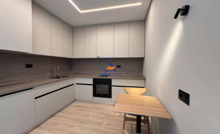 Tirane, jepet me qera garsonier 3+1 Kati 3, 128 m² 1.973 € (qender)