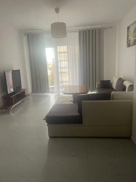 Tirane, jepet me qera apartament 1+1+Ballkon Kati 3, 75 m² 500 € (DON BOSKO)
