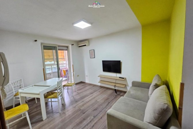 Tirane, jepet me qera apartament 2+1+Ballkon Kati 3, 80 m² 550 € (prane Rozafa Sea Food)