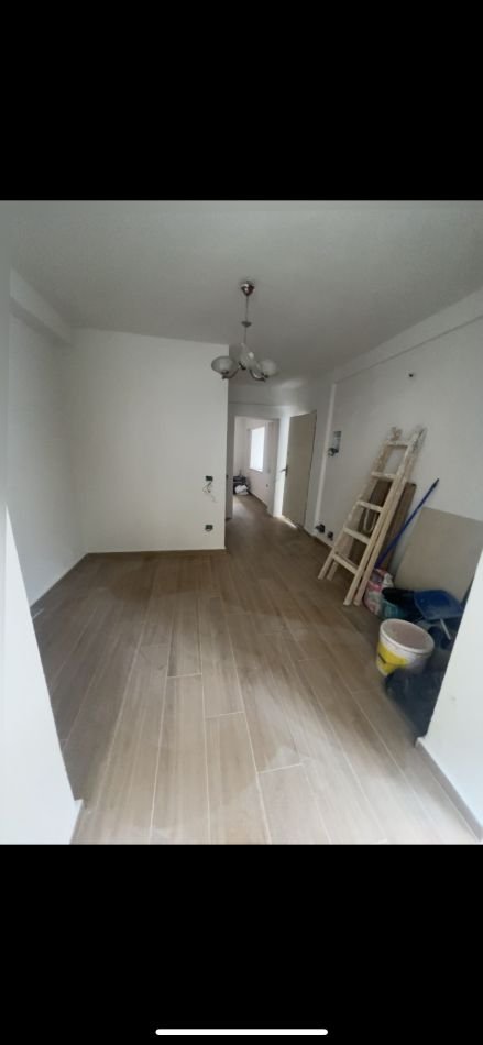 Tirane, jepet me qera zyre Kati 1, 50 m² 600 € (SHESHI WILLSON)