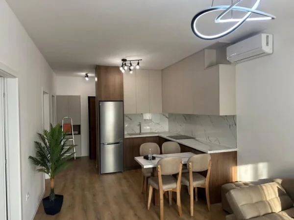Tirane, jepet me qera apartament 2+1 Kati 8, 80 m² 1.000 € (zogu i zi)
