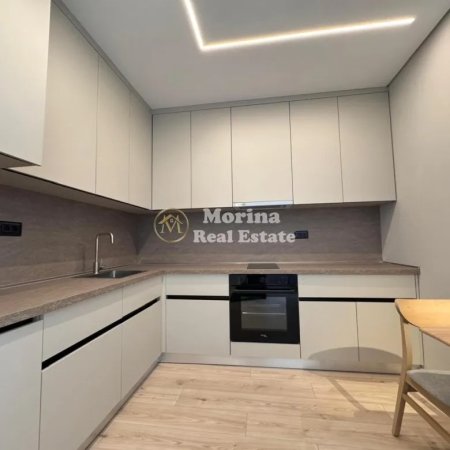 Tirane, jepet me qera garsonier 1+1 Kati 3, 112 m² 1.900 € (Pazari i Ri)