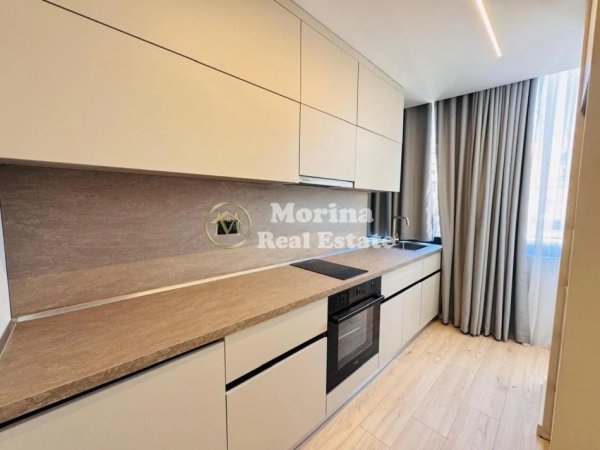 Tirane, jepet me qera garsonier 1+1 Kati 3, 112 m² 1.900 € (Pazari i Ri)
