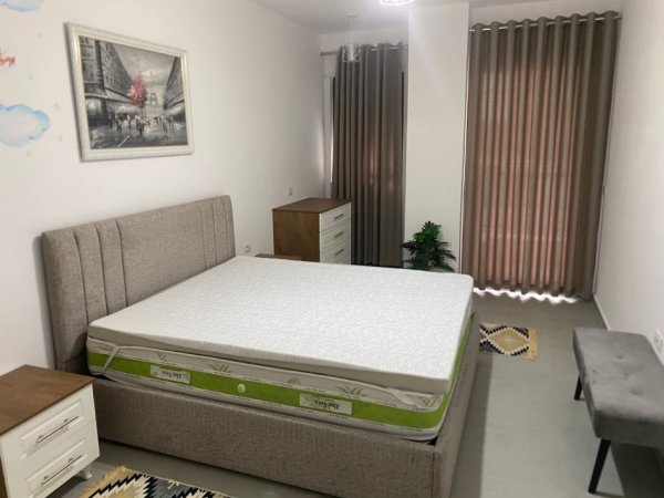 Tirane, jepet me qera apartament 1+1 Kati 1, 73 m² 750 € (Rruga e Durresit)