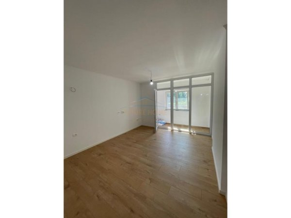 Tirane, shitet apartament 2+1+Ballkon Kati 4, 70 m² 138.000 € 