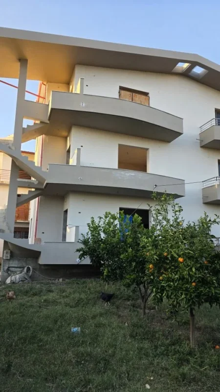 Lushnje, shitet Vile 3 Katshe Kati 0, 510 m² 